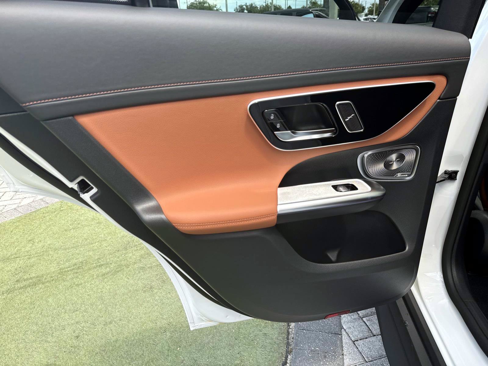 New 2026 Polar White Mercedes-Benz 300 SUV image 12