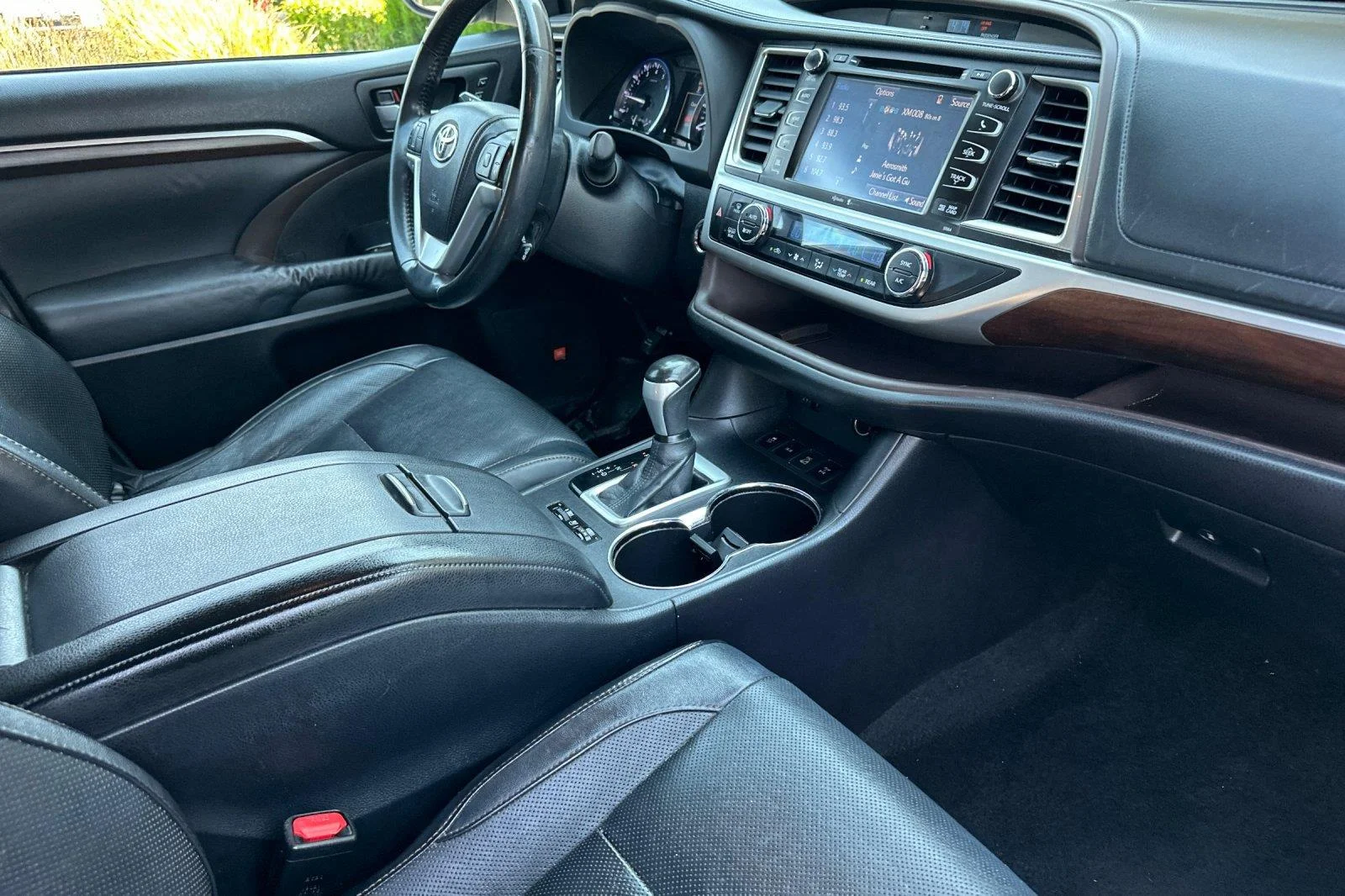 Used 2015 Predawn Gray Mica Toyota Limited image 16