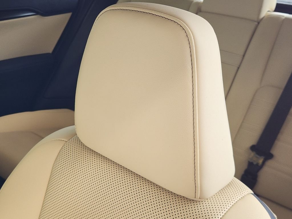 Used 2017 White Lexus 200t image 25