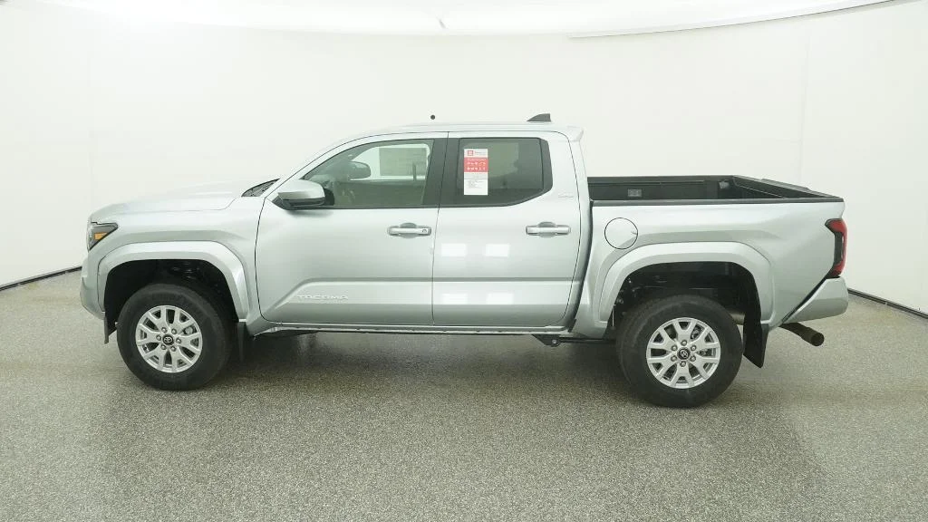 2026 Toyota Tacoma SR5 - Photo 6