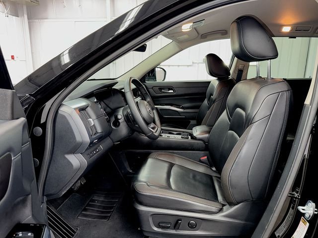 Used 2024 Black Nissan SL image 12