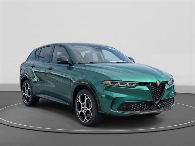 New 2025 Verde (Green) Fangio Metallic Exterior Paint Alfa Romeo  image 1