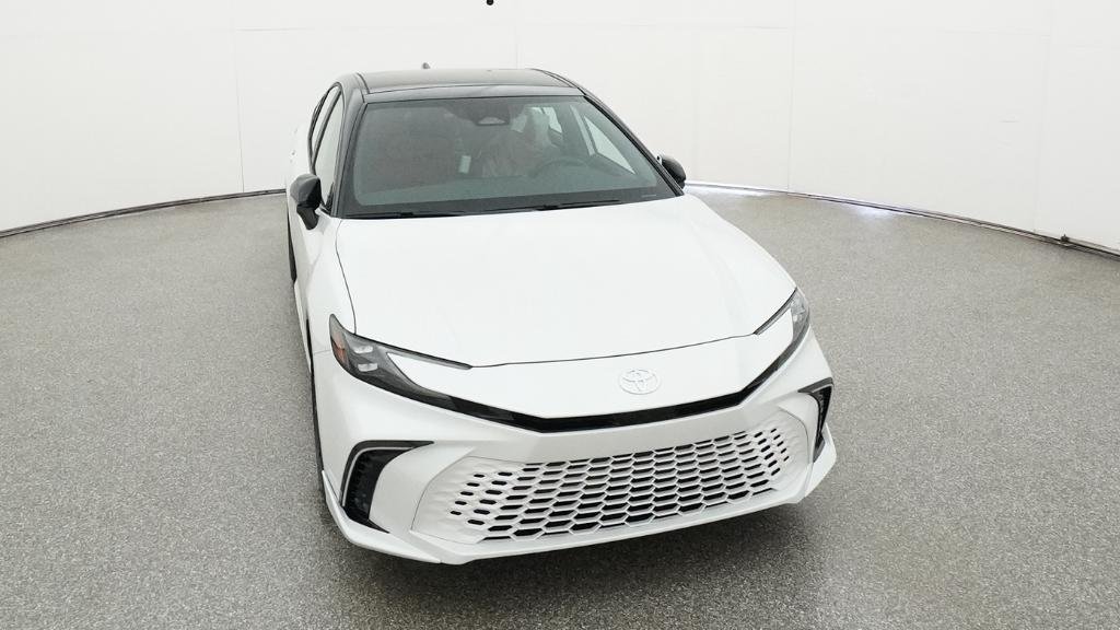 New 2026 Wind Chill Pearl with Midnight Black Metallic roof Toyota XSE image 3