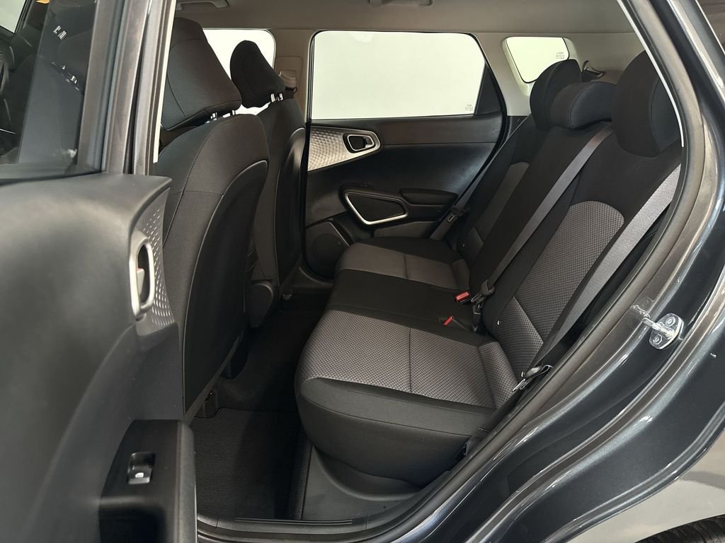Used 2025  Kia LX image 15