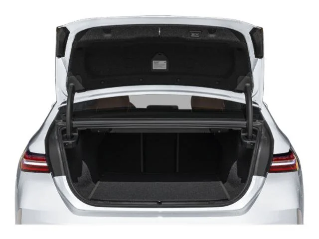 Used 2025 Mineral White Metallic BMW 540i xDrive image 13