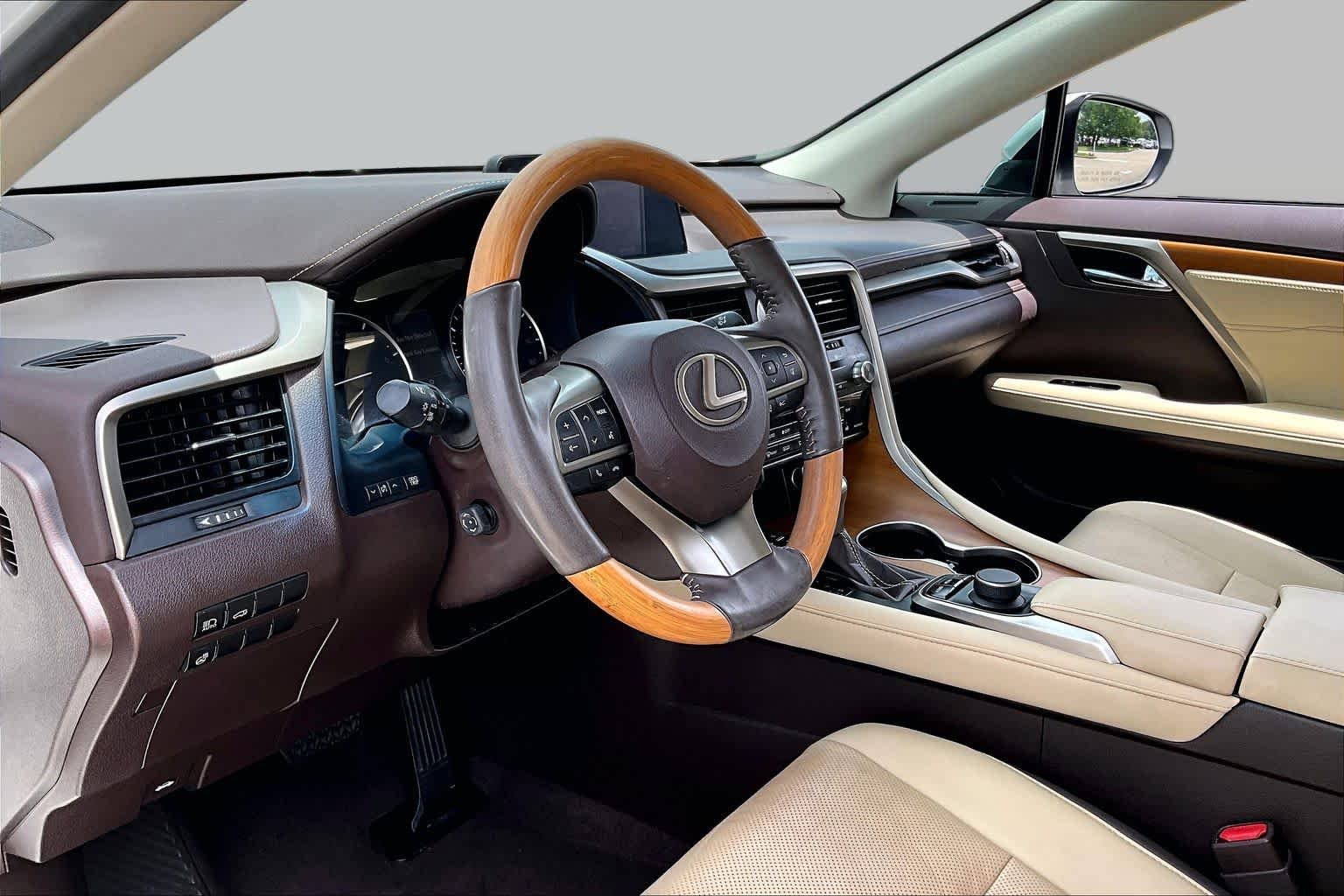 Used 2018 Eminent White Pearl Lexus  image 15