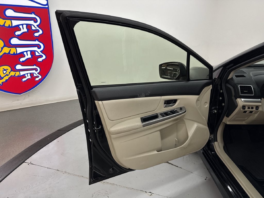 Used 2015 Crystal Black Silica Subaru 2.0i Sport Limited image 13