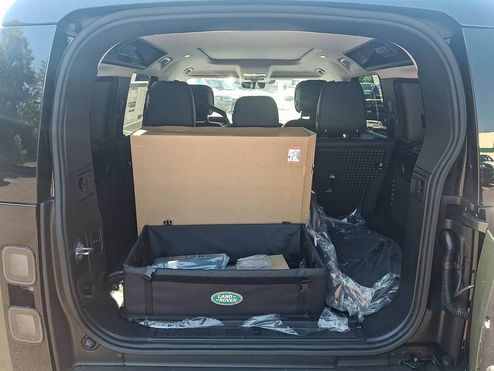 New 2026 Woolstone Green Land Rover X-Dynamic SE image 16