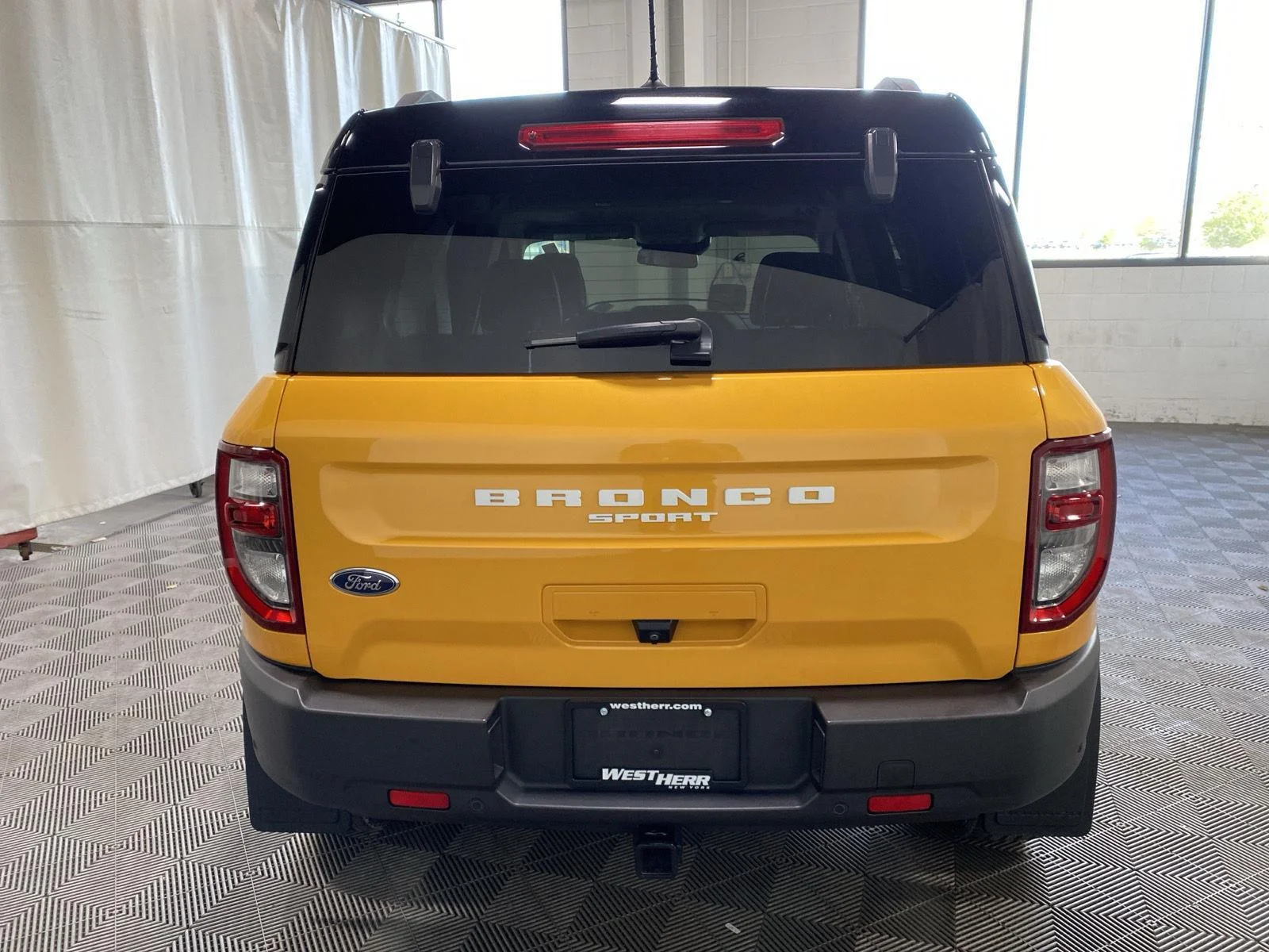 Used 2021 Cyber Orange Metallic Tri-Coat Ford Badlands image 6