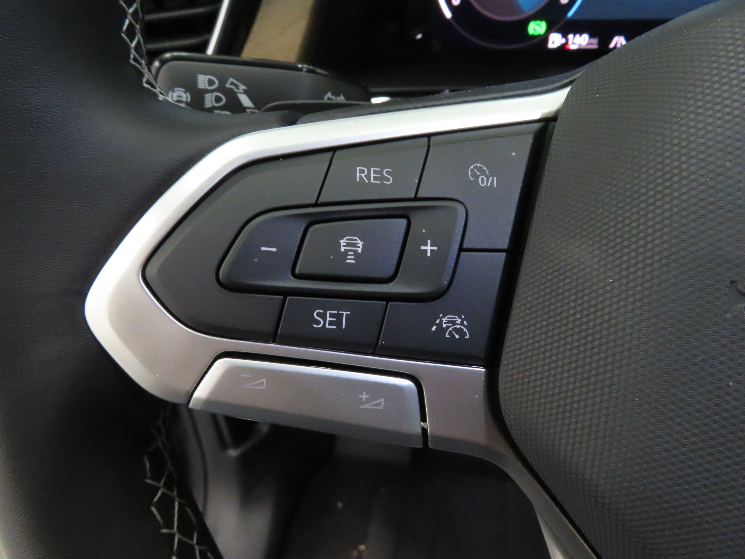 New 2026 Black Volkswagen 2.0T SE w/Technology image 12