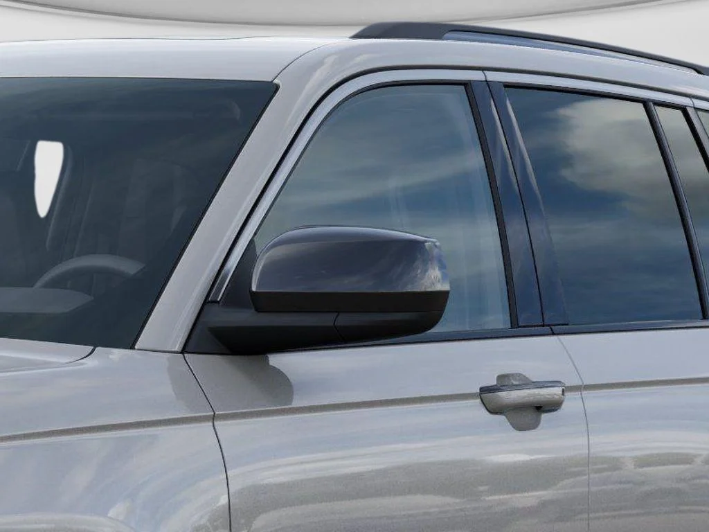 New 2026 Silver Zynith Exterior Paint Jeep Altitude image 12