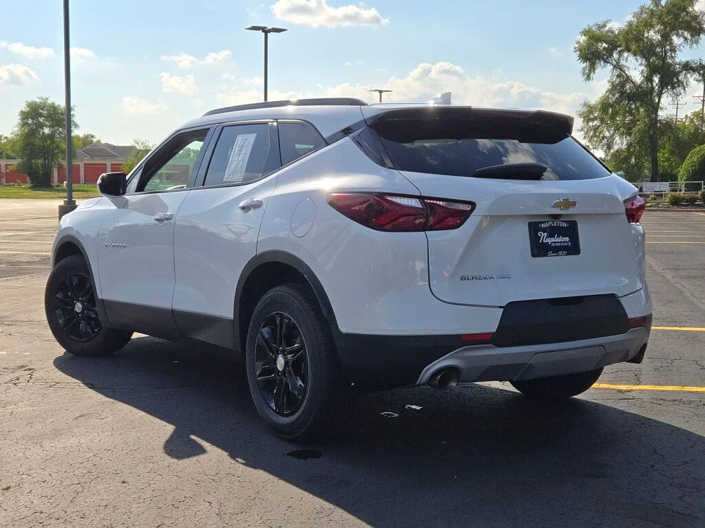 Used 2022 White Chevrolet LT image 14