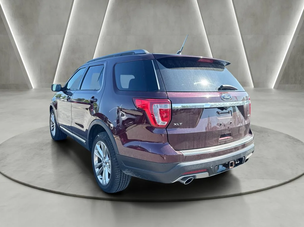 Used 2018 Red Ford XLT image 5