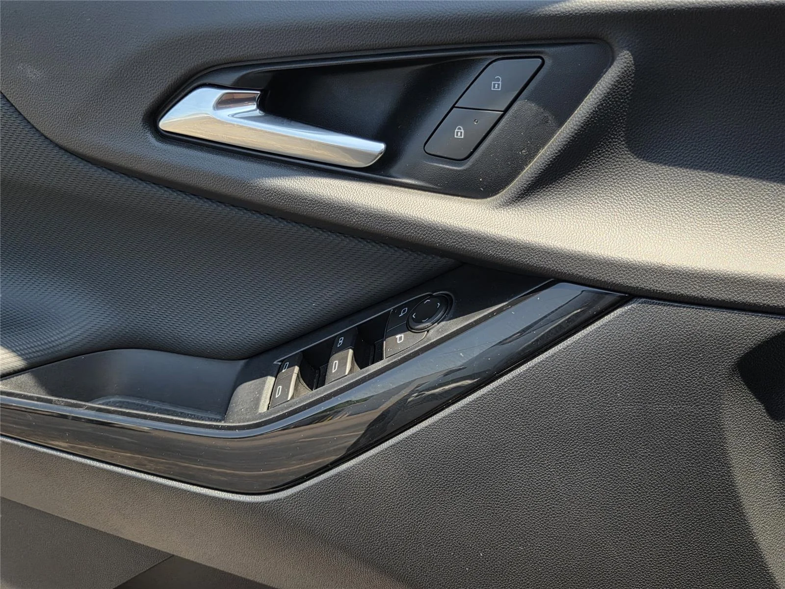 Used 2026 Sterling Gray Metallic Chevrolet FWD LT image 19