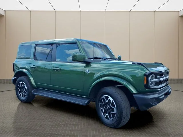 Used 2025 Green Ford Outer Banks image 5