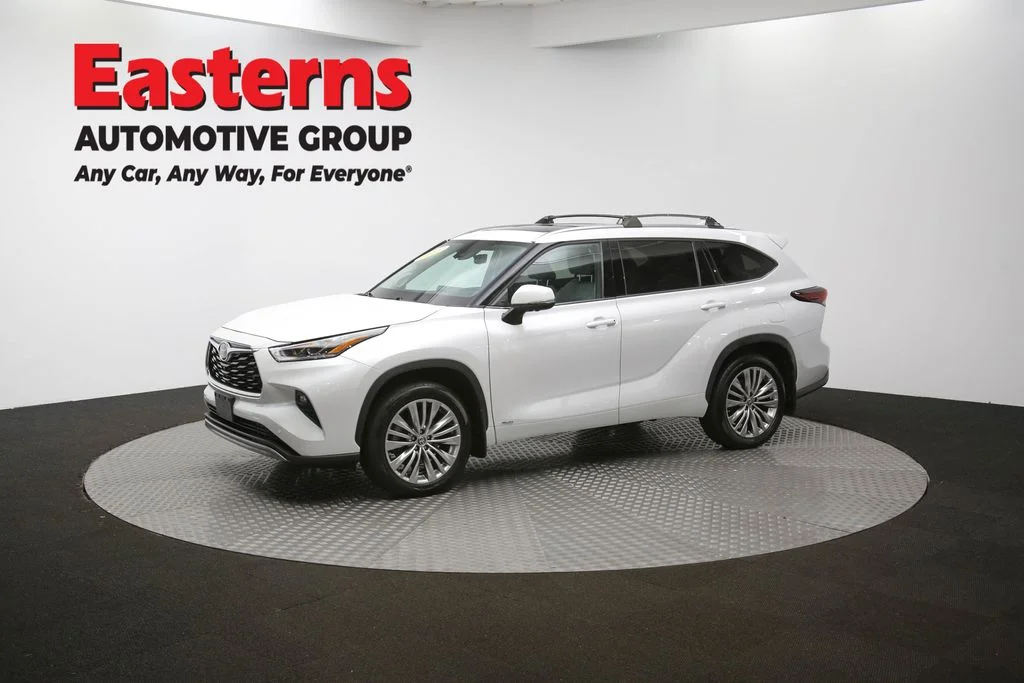 Used 2024 Beige Toyota Platinum image 63