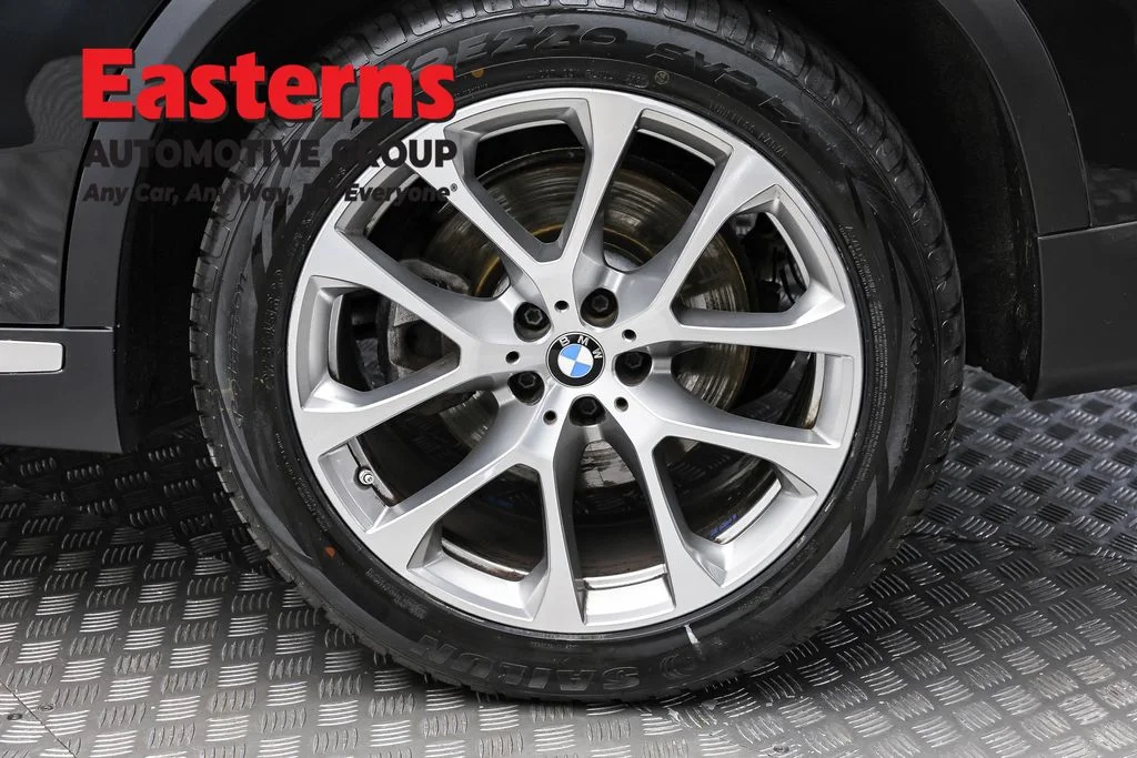 Used 2023 Black BMW xDrive40i image 8