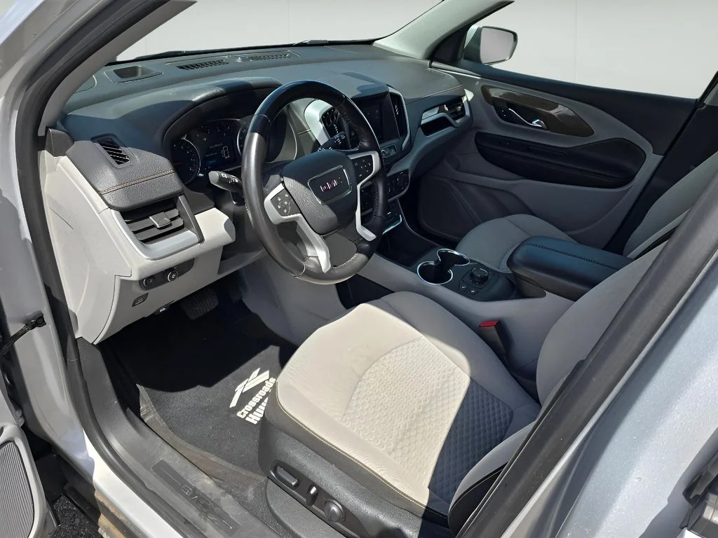 Used 2021 Quicksilver Metallic GMC SLE image 16