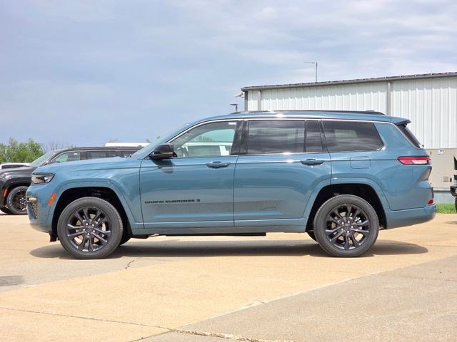 New 2026 Steel Blue Exterior Paint Jeep Limited Reserve image 4