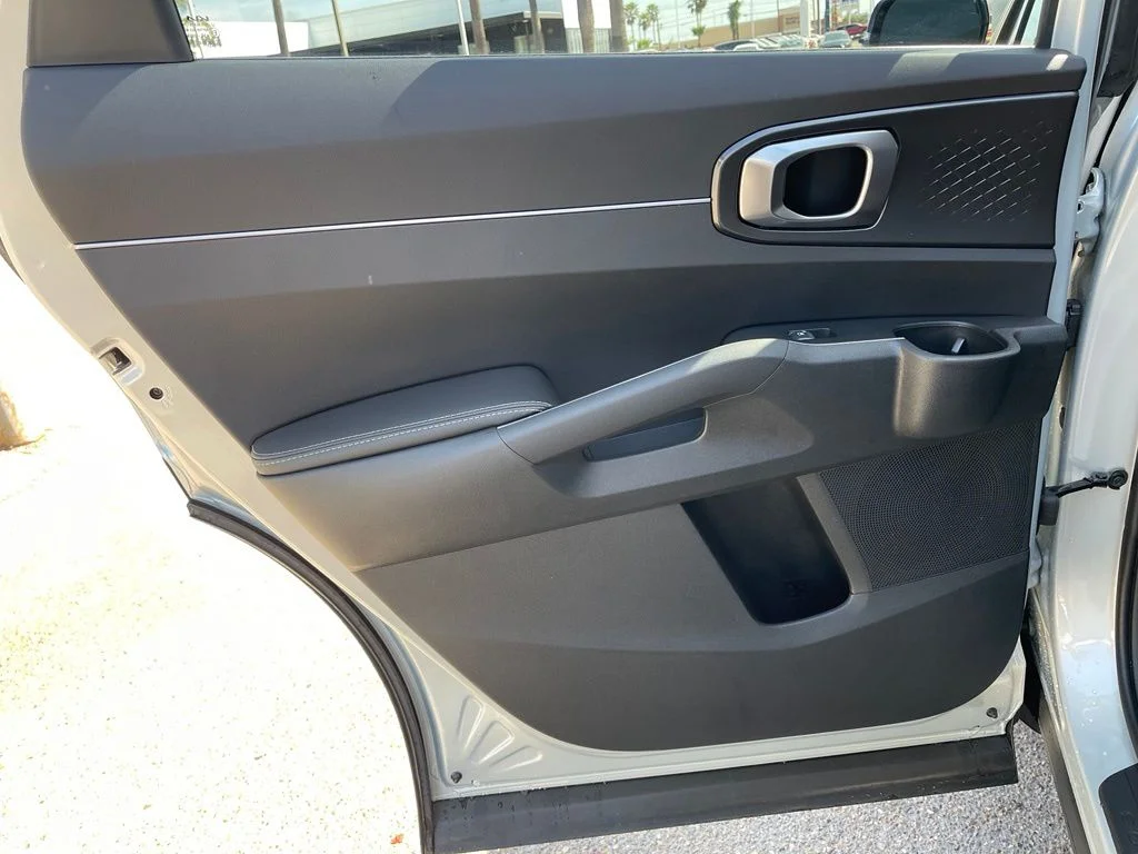 New 2026 White Kia S image 19