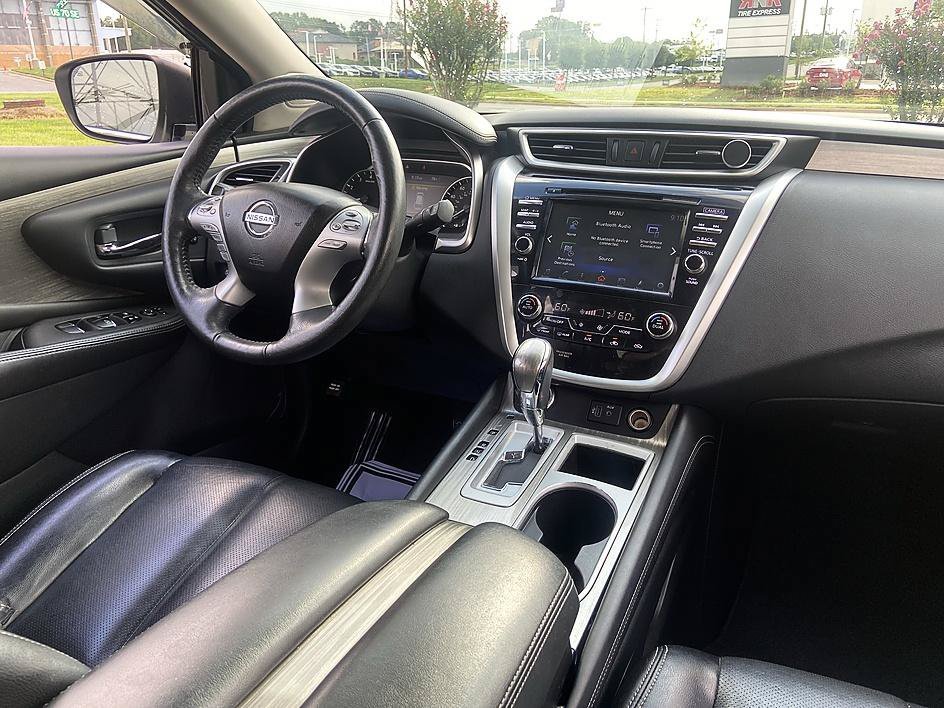 Used 2018 Pearl White Nissan SL image 29