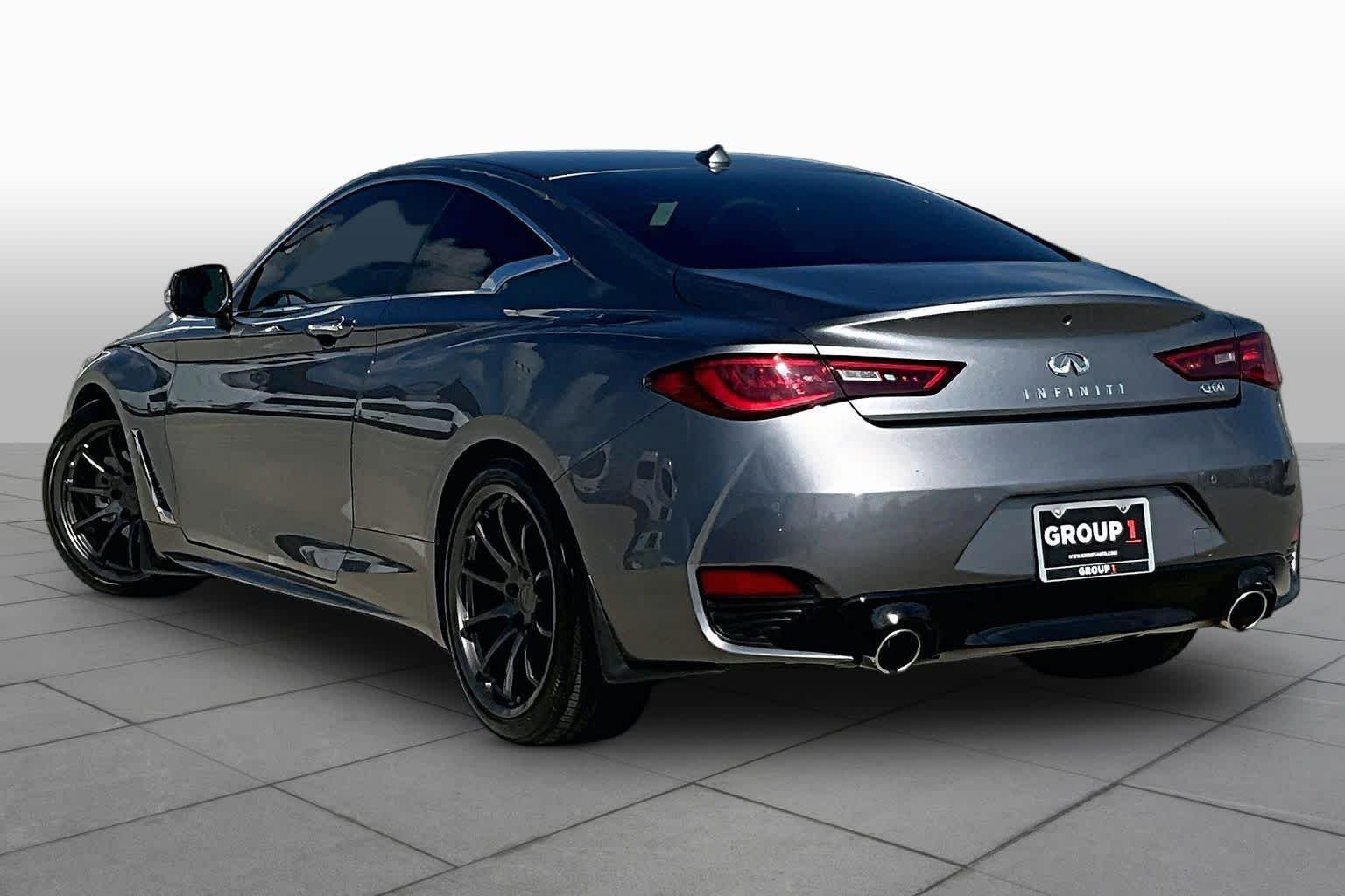 Used 2022 Graphite Shadow INFINITI LUXE image 10