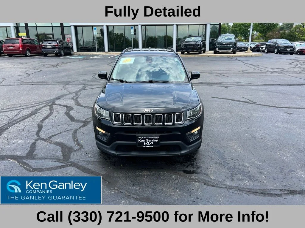 Used 2019 Black Jeep Latitude image 4