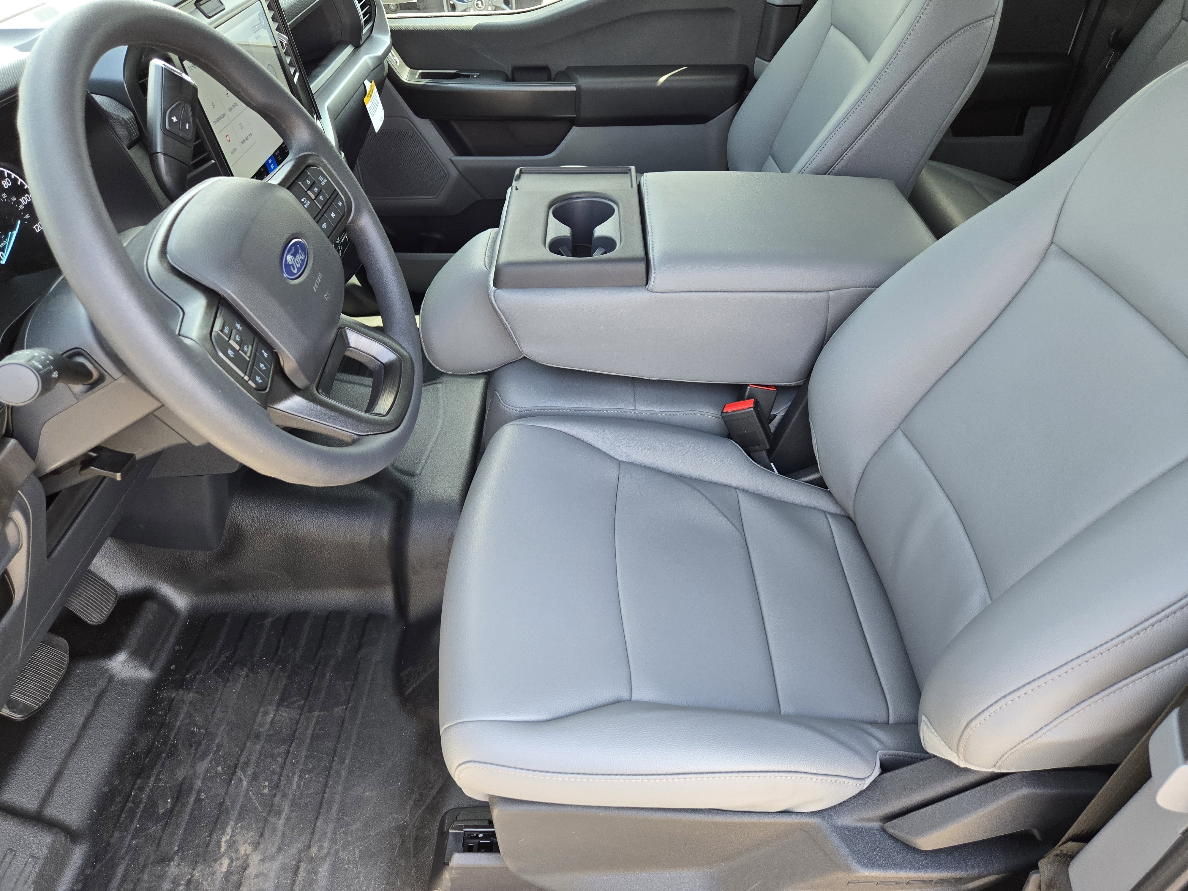 New 2026 Oxford White Ford XL image 8