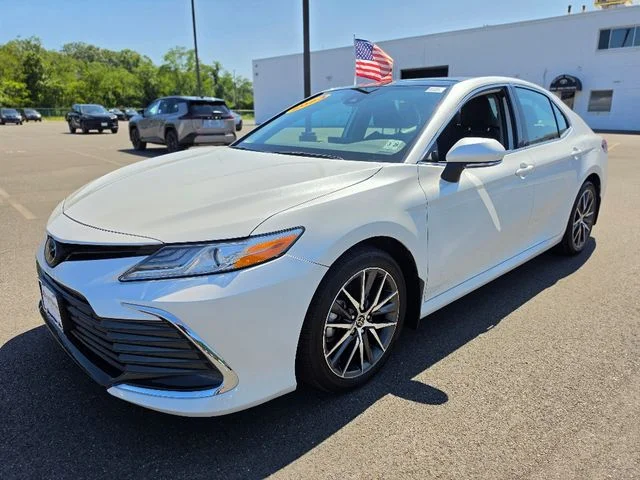 Used 2023 Beige Toyota XLE image 3