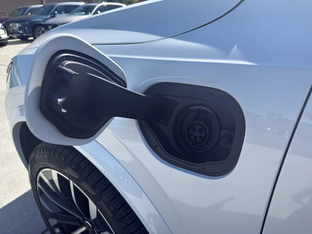 2025 Volvo XC90 Ultra - Photo 13