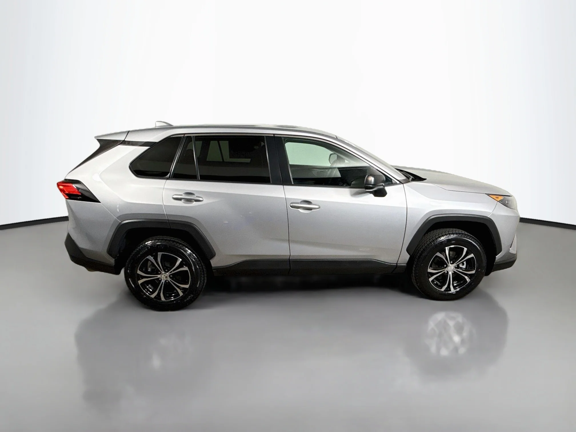 Certified Used 2022 Silver Sky Metallic Toyota LE image 8