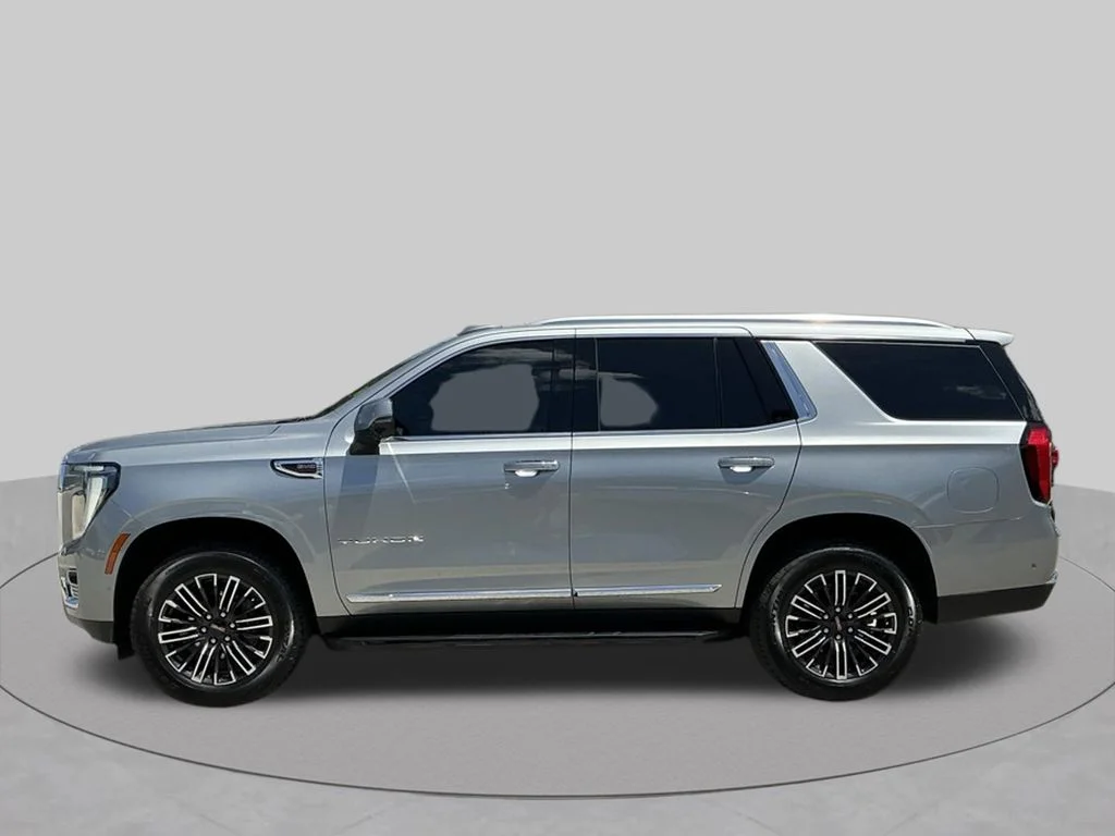 Used 2025 Silver GMC Elevation image 3