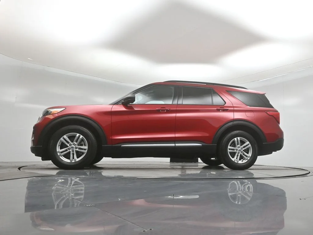 Used 2023 Red Ford XLT image 49