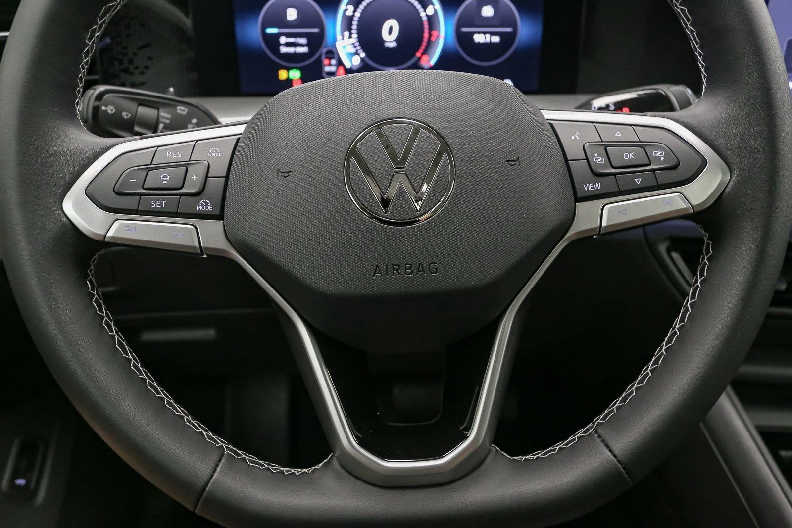 New 2026 Deep Black Pearl Volkswagen SE image 22
