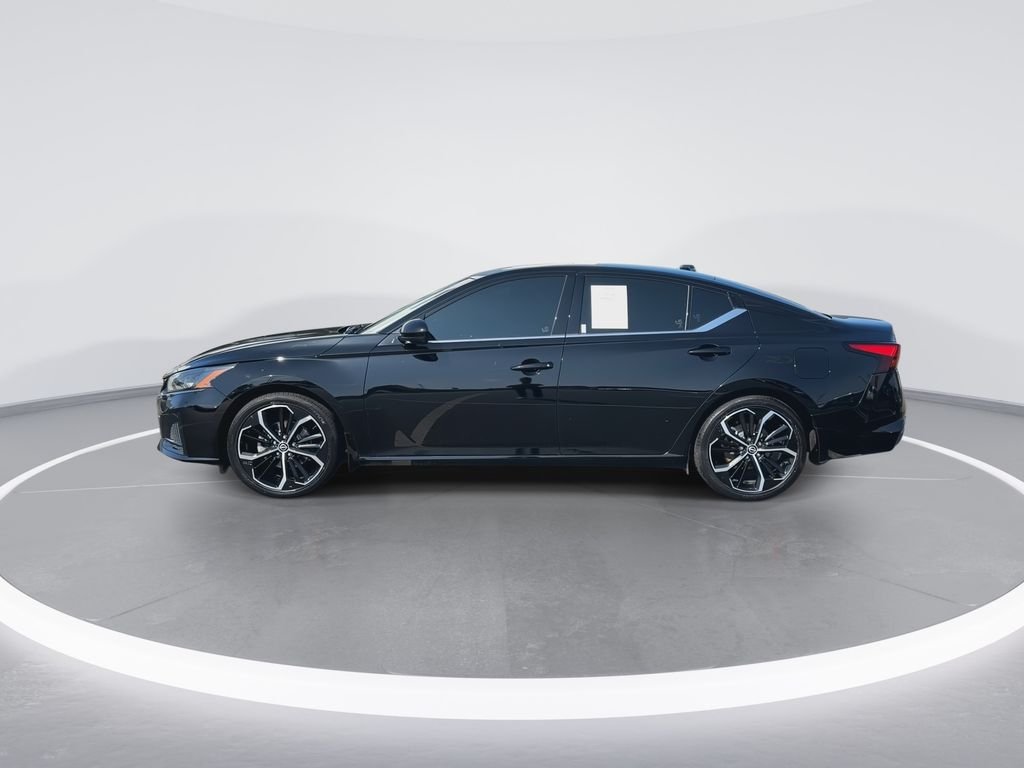 Used 2023 Black Nissan 2.5 SR image 5