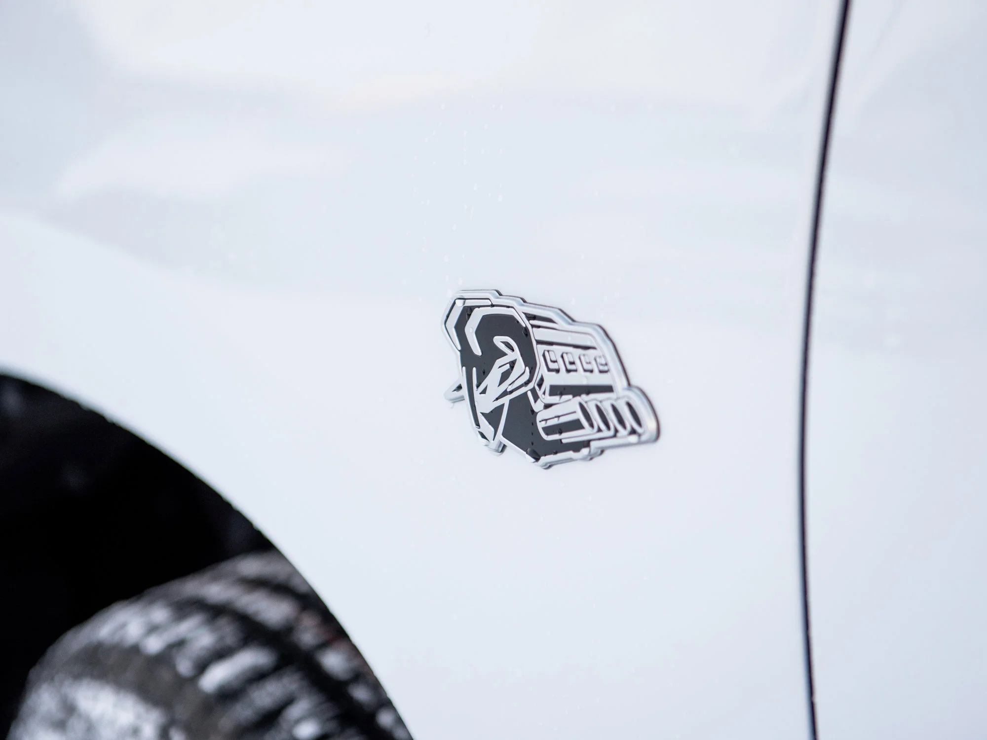 New 2026 White RAM Sport* HEMI V8 image 2