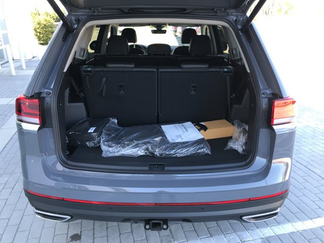 New 2026 Pure Gray Volkswagen 2.0T SEL image 30