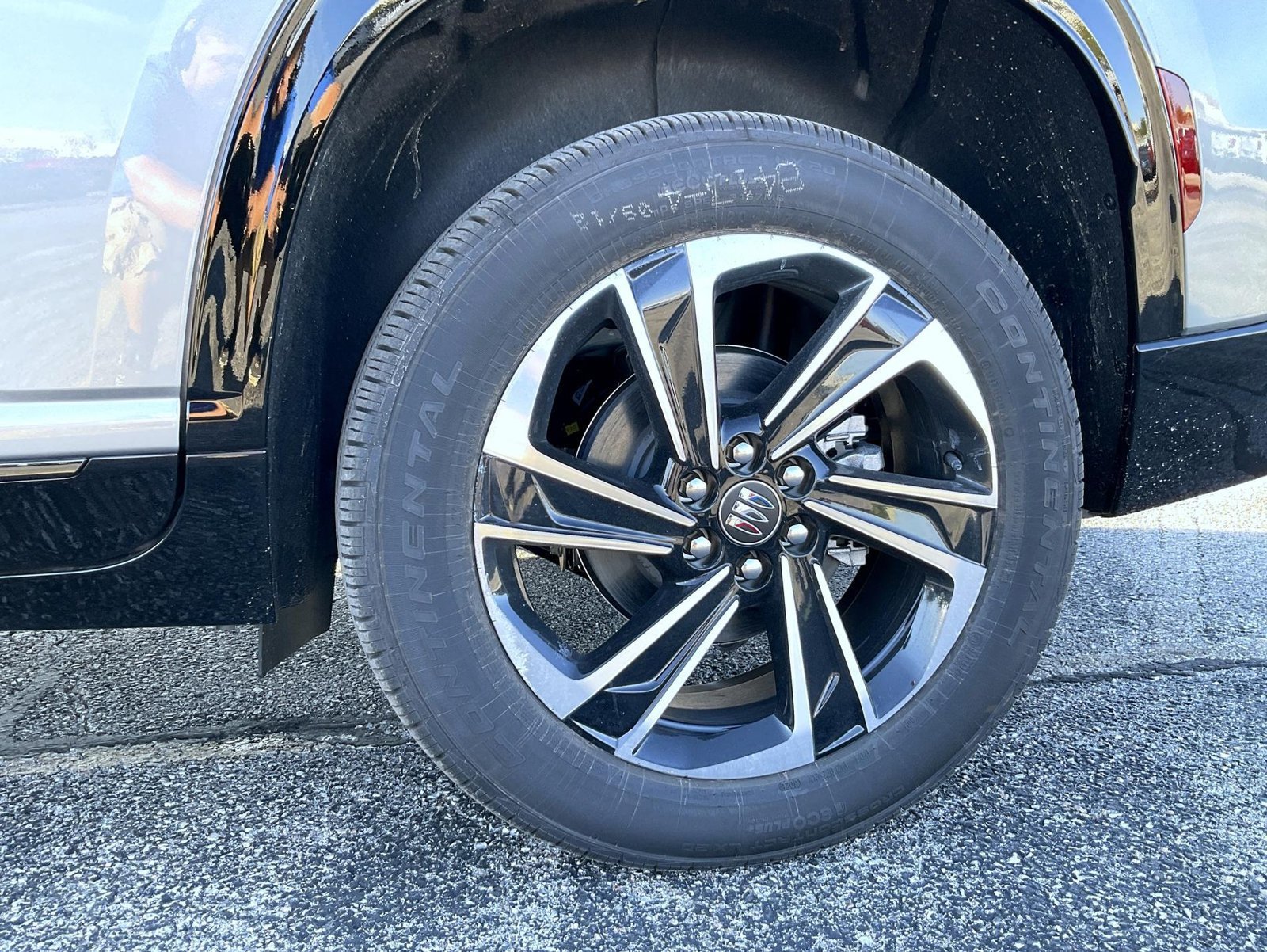 2027 Buick Enclave Sport Touring - Photo 23