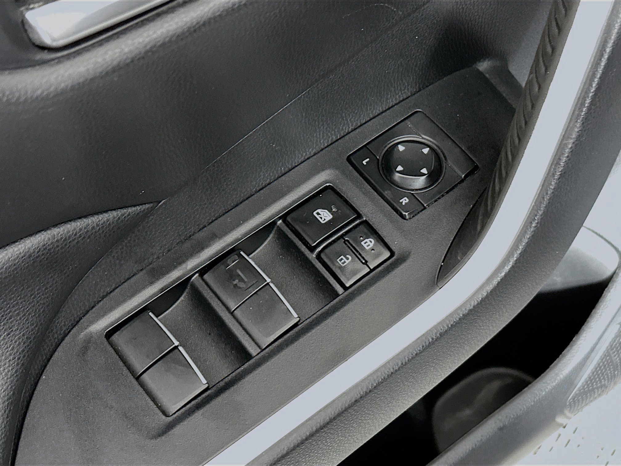 Used 2021 Magnetic Gray Metallic Toyota XLE Premium image 14