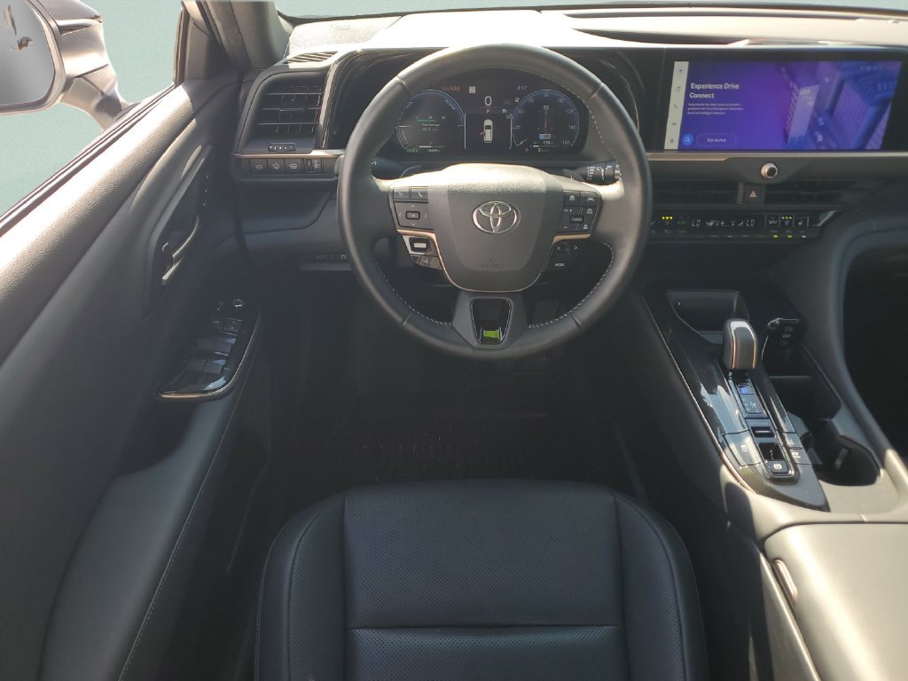 Used 2025 White Toyota XLE image 11