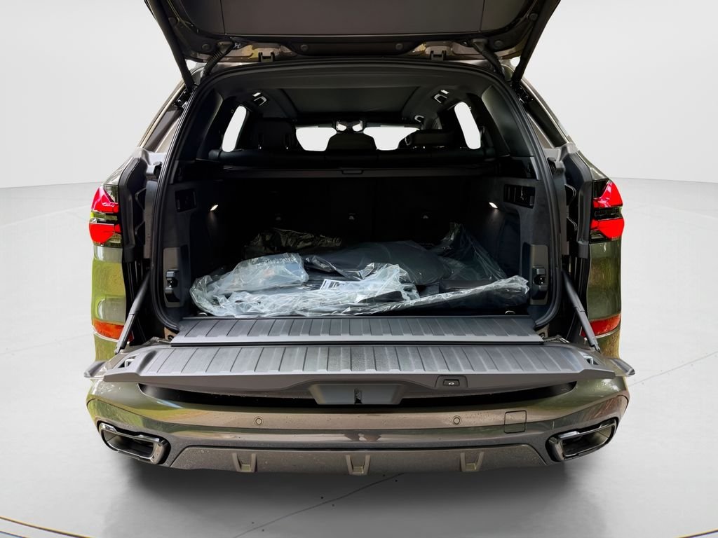 New 2026 Manhattan Green Metallic BMW xDrive40i image 22
