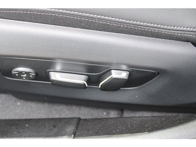 New 2026 Mineral White Metallic BMW eDrive40 image 21