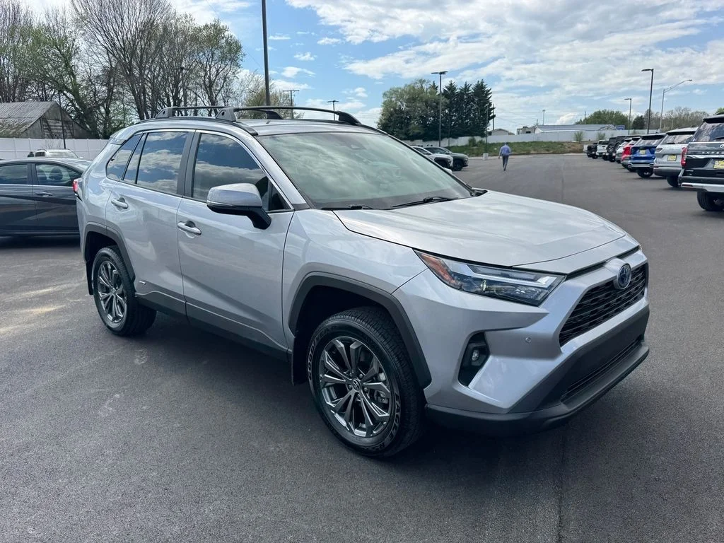 Used 2024 Silver Toyota XLE Premium image 2