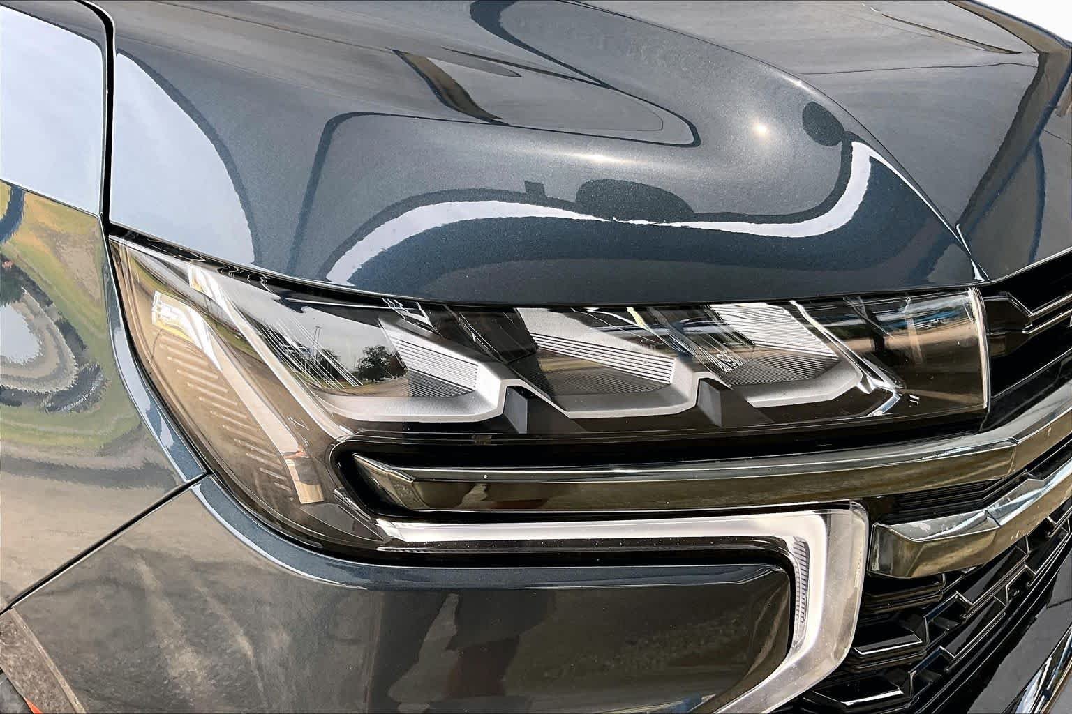 Used 2021 Shadow Gray Metallic Chevrolet Z71 image 28