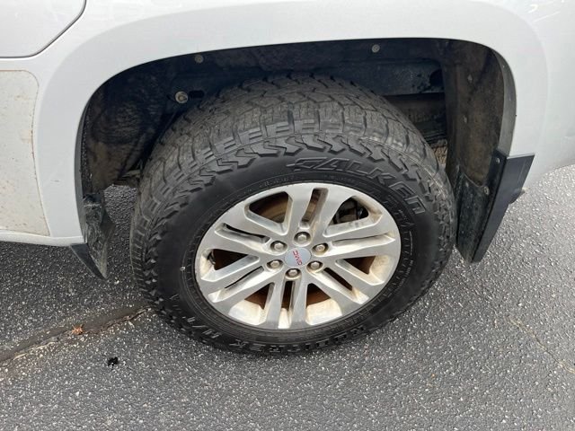 Used 2017 Silver GMC SLT image 30