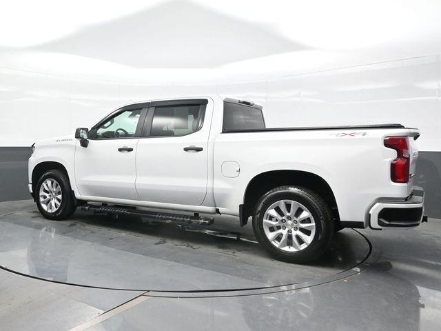 Used 2021 White Chevrolet Custom image 3