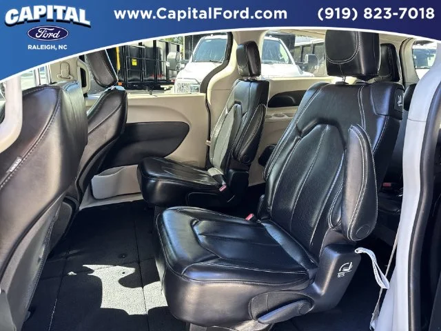 Used 2023 Black Chrysler Touring L image 18