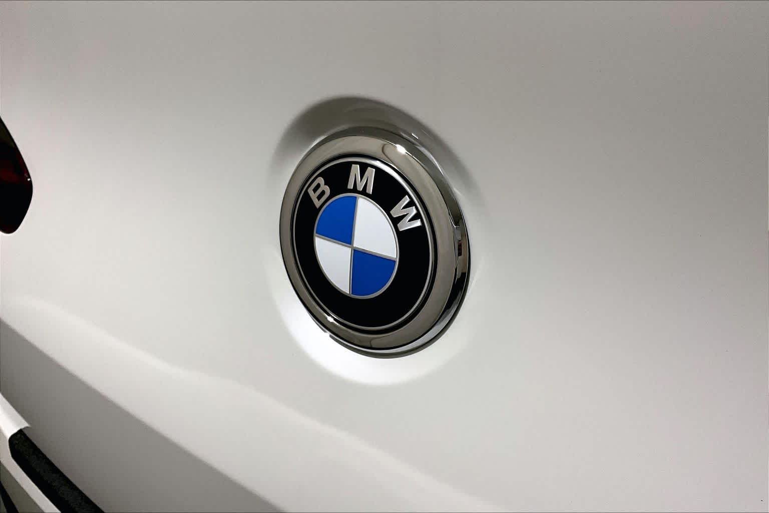 Used 2024 Alpine White BMW xDrive30i image 64