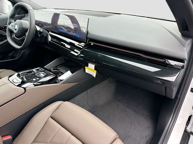 New 2026 White BMW 530i image 24