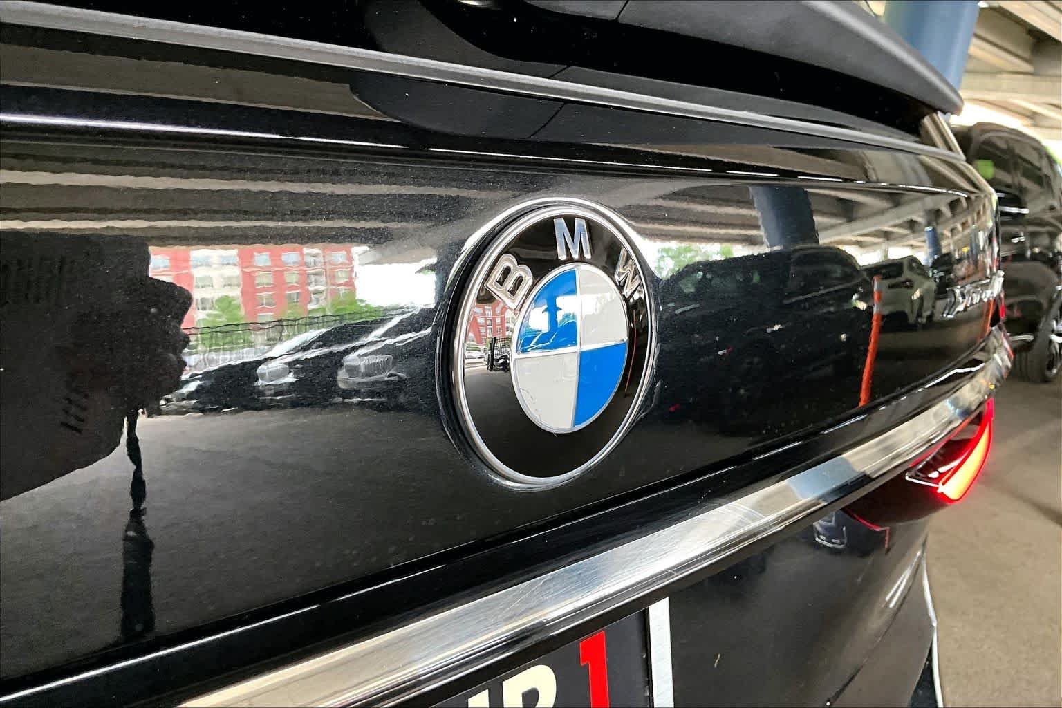 Certified Used 2026 Black Sapphire Metallic BMW xDrive40i image 30